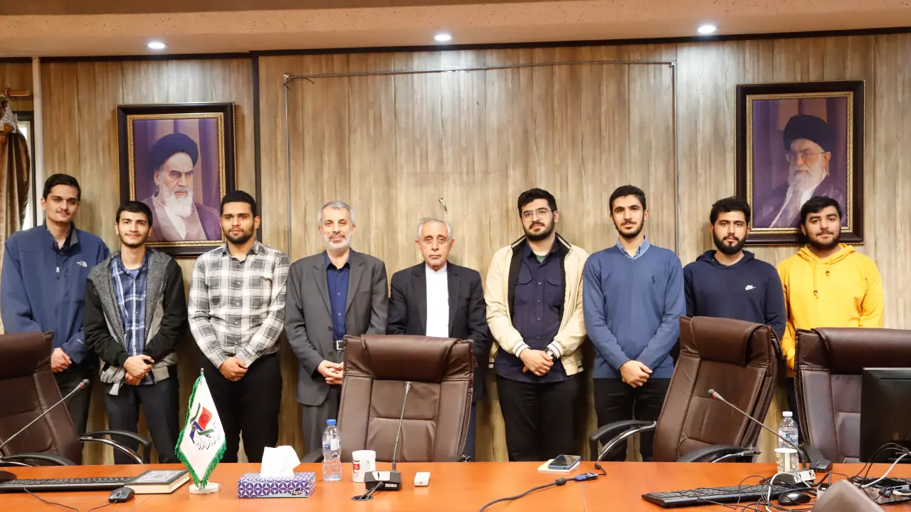 برگزاری سومین جلسه از سلسله جلسات دانش جنگ توسط بسیج دانشجویی