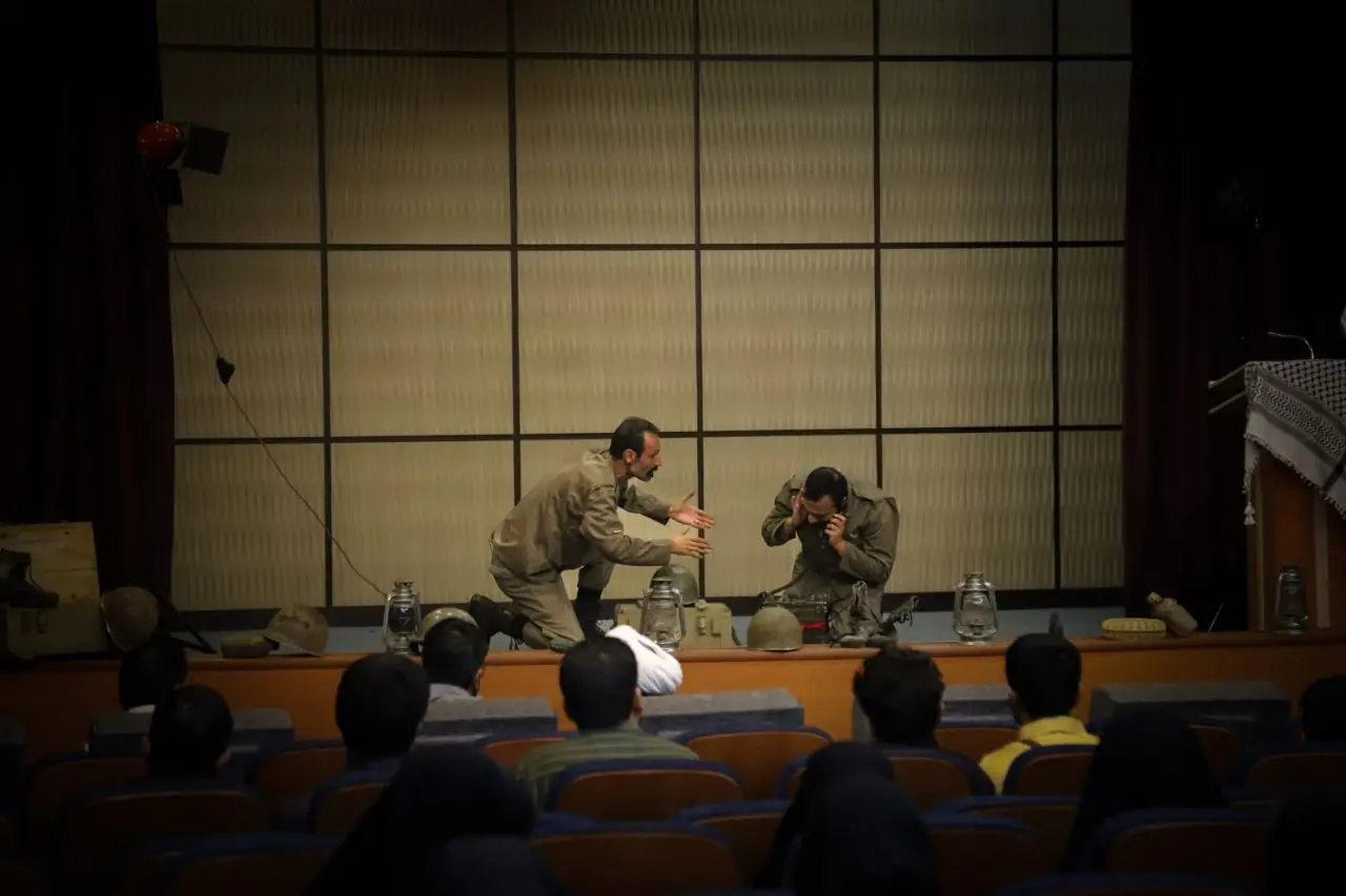 برگزاری تئاتر روز ایستادگی توسط بسیج دانشجویی